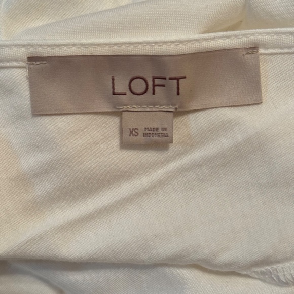 White blouse - Picture 3 of 3